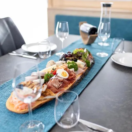 Alina שוונדאו